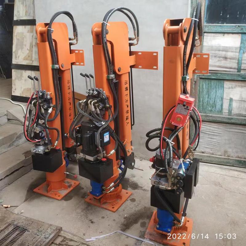 闻喜县重汽蓝牌随车吊 3.2吨 国六动力强 液压驱动 农用自卸起重机